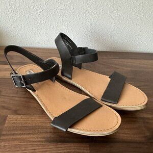 Women's STEVE MADDEN strappy black SANDALS faux leather Sz 8.5 M